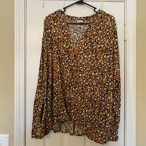 Long Sleeve Leopard Print Blouse w/Gather Detail